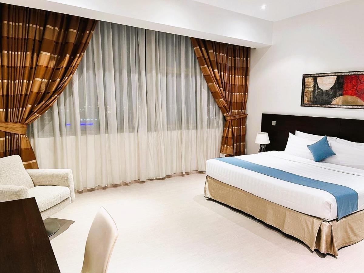 Butterfly Hotel 4*